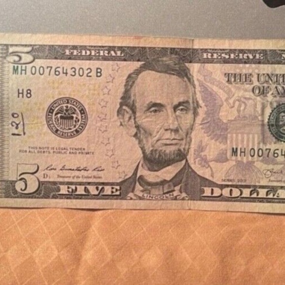 Series 2013 $5 Bill Federal Reserve Note Rare!! Low Serial # `Mh00764302B - Picture 6 of 6